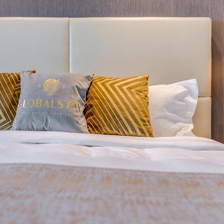 Globalstay Damac Towers By Paramount In Business Bay 두바이 외부 사진