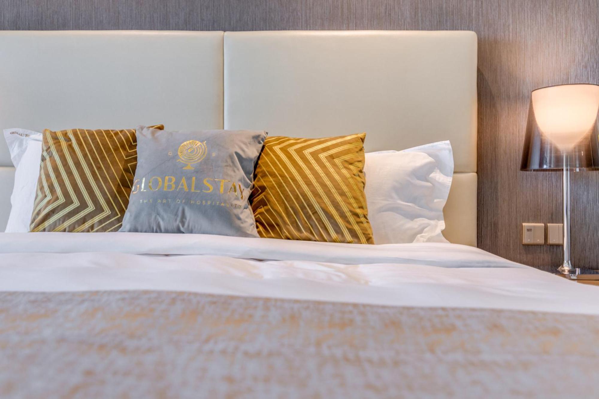 Globalstay Damac Towers By Paramount In Business Bay 두바이 외부 사진