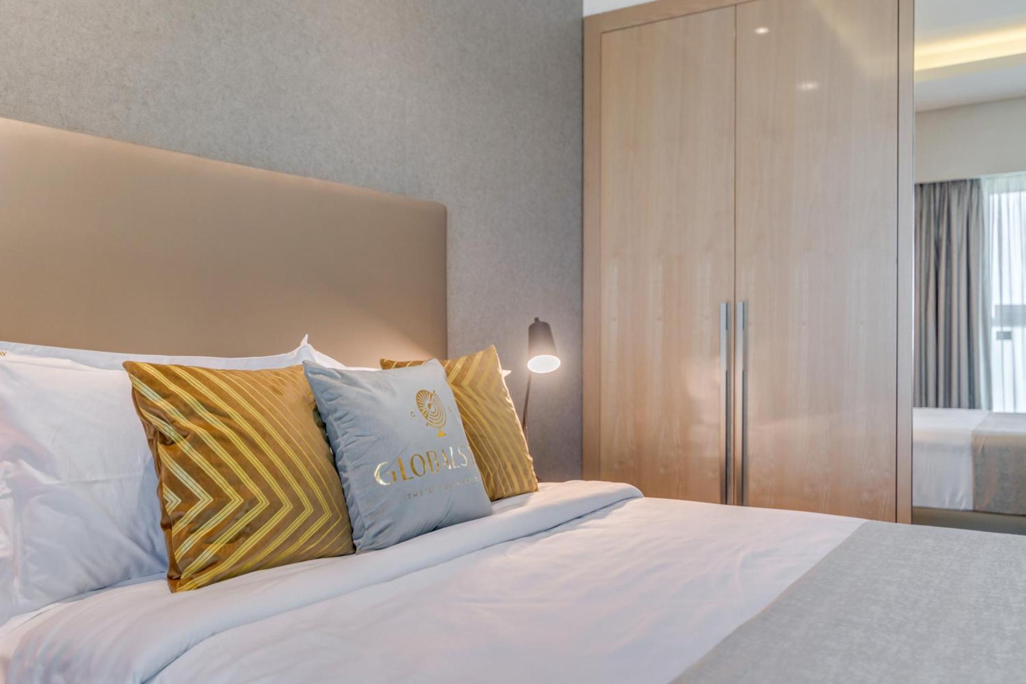 Globalstay Damac Towers By Paramount In Business Bay 두바이 외부 사진